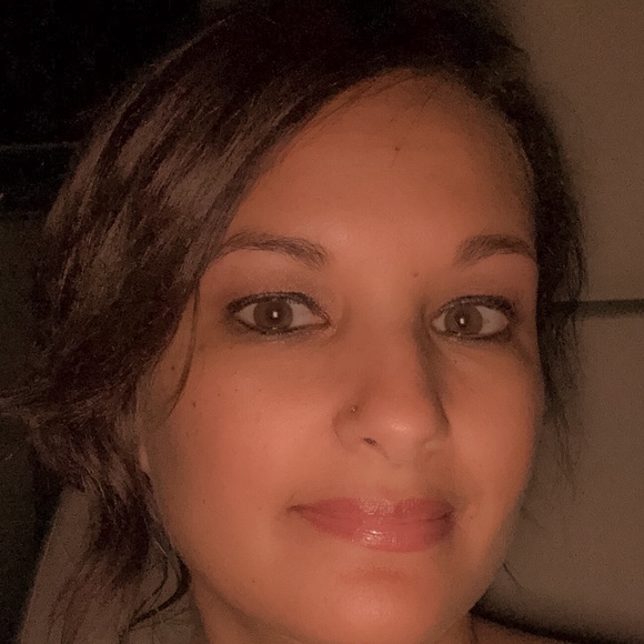 Meet your Posher, Alexandra - Picture 1 of 1